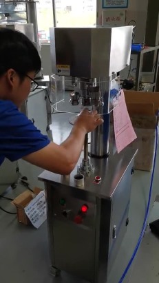 咖啡粉小鋁罐半自動(dòng)封罐機(jī)