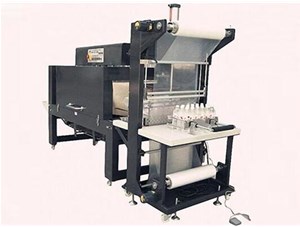 數(shù)據(jù)快速灌裝封口機(jī)和計量檢定控制器坐落于設(shè)備外界和下邊，十分便捷。在灌裝全過程中，灌裝噴頭插進(jìn)入料管底端，在灌裝時撤出，以保證 原材料不容易因氣體干涉導(dǎo)致的空段而外溢，進(jìn)而危害精度。